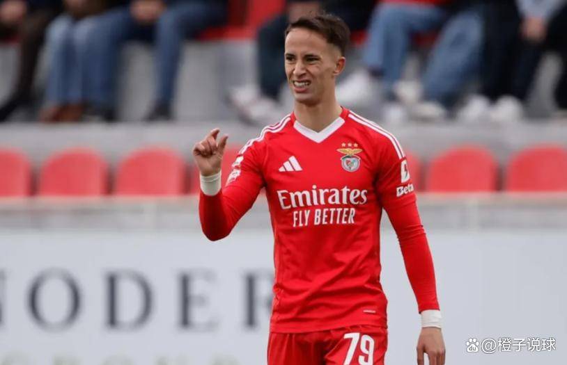 第95分钟绝杀！62岁穆里尼奥挥拳怒吼，本菲卡逆转豪取3连胜，距葡超榜首只差3分