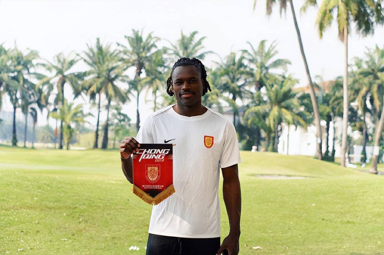 250万欧租借费引爆中超!欧冠快马锋霸迪马塔空降重庆,山城足球要逆天改命?