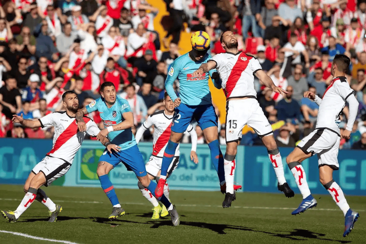 西甲保级卡位战!巴列卡诺主场迎皇家奥维耶多,控球劲旅VS死守反击悬念拉满